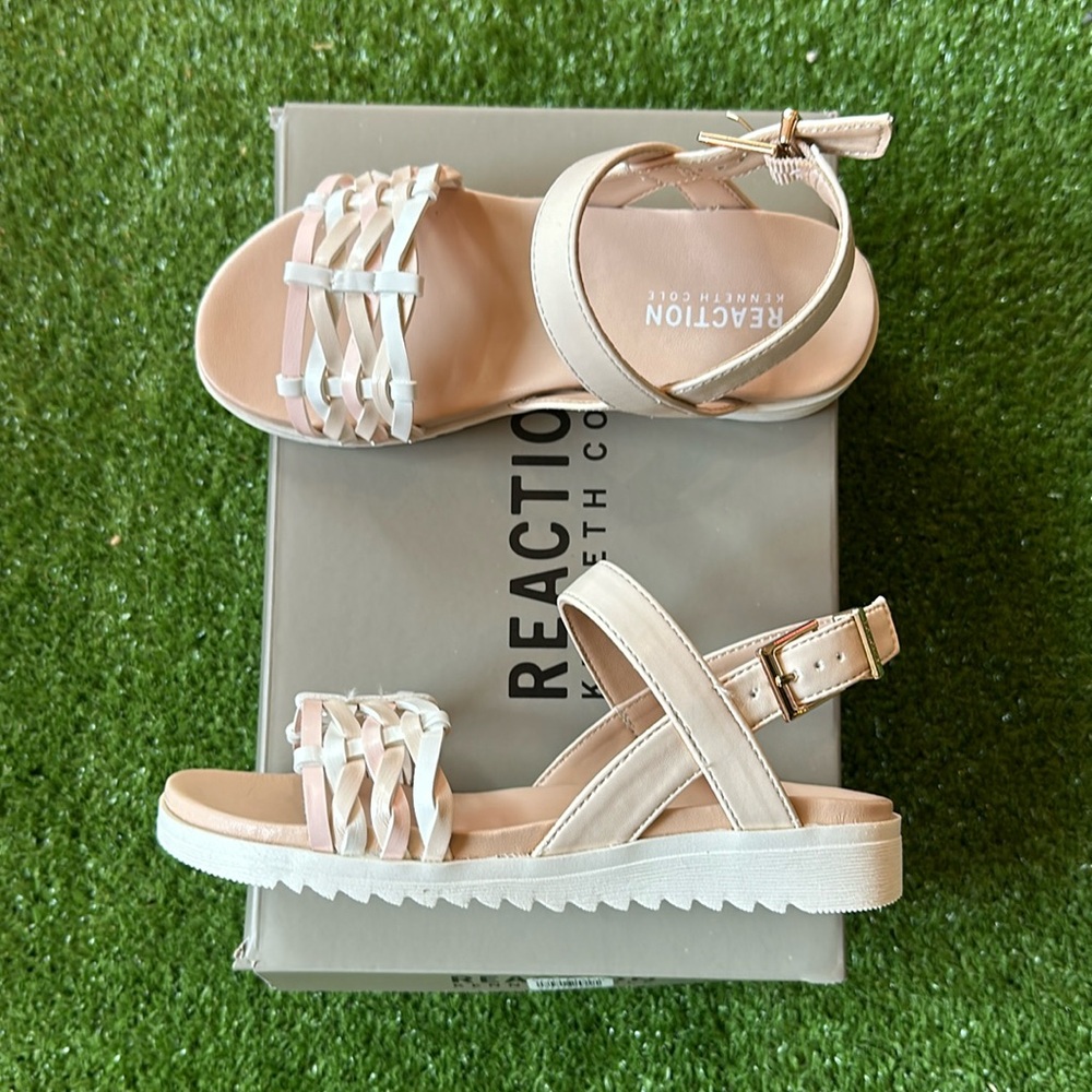 Girls Kenneth Cole “Lotus Oaklee” in Blush Sandal